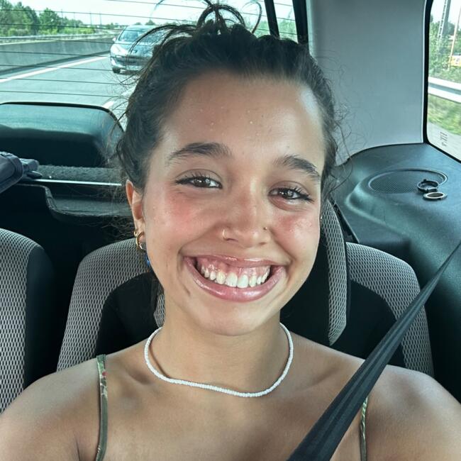 Babysitter in Paris: Lou