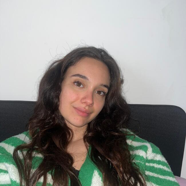 Babysitter in Rennes: Assia