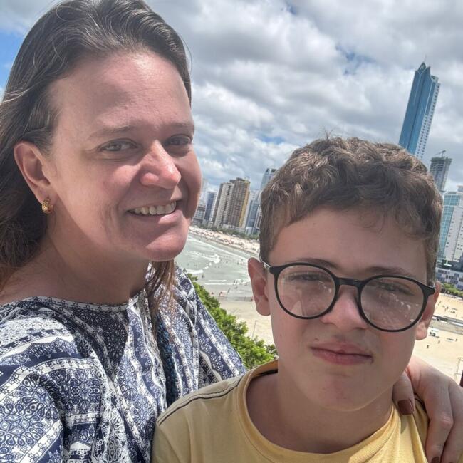 Babysitter in Balneário Camboriú: Ellen Macalos