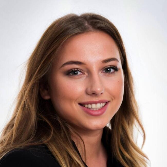 Babysitter in Machilly: Lea