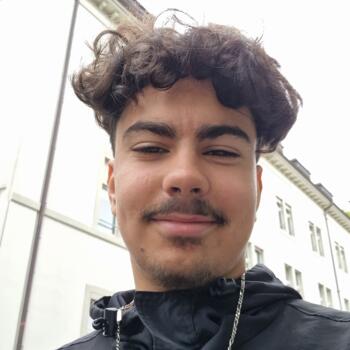 Baby-sitter in Lausen: Lukas