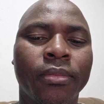 Babysitting job in Brakpan: babysitting job DavePuli