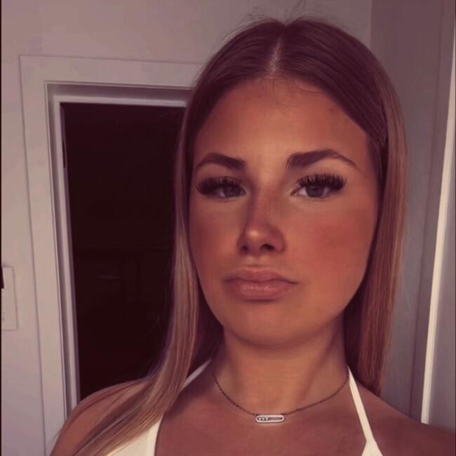 Babysitter in Steenput: Jade