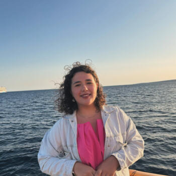 Babysitter em Funchal: Sara
