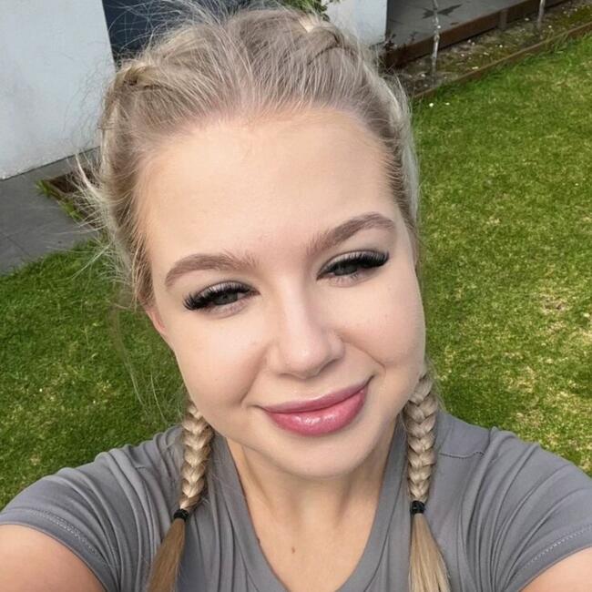 Babysitter in New Richmond: Michaela