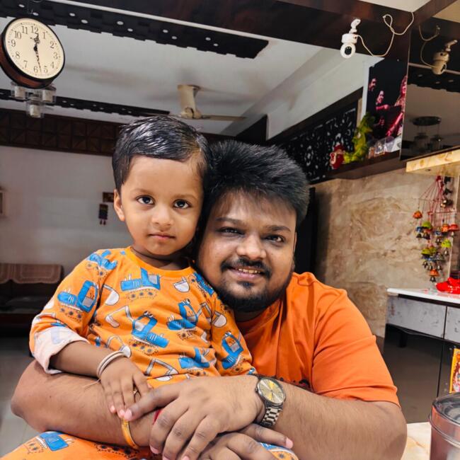 Surat में बेबीसिटिंग की नौकरी: Rishabh