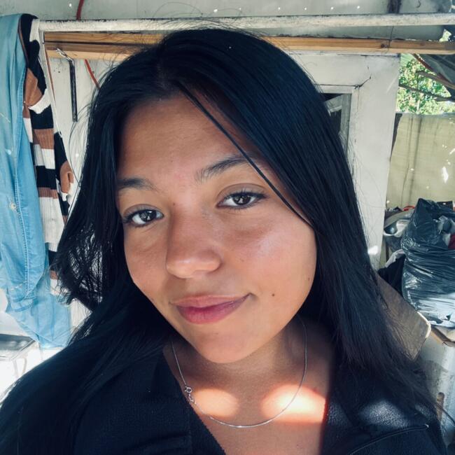 Babysitter in Pilar: Candela