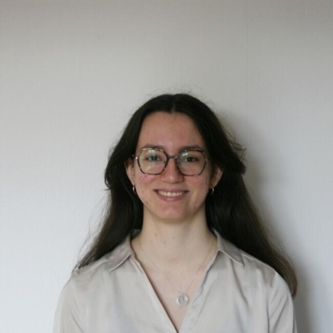 Babysitter in Pessac: Juliette