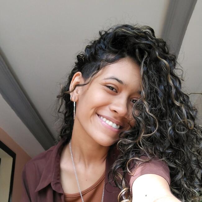 Babysitter in Salvador: Luana