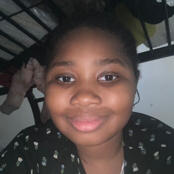 Babysitter in The Bronx: Amienata