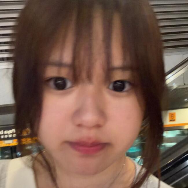 Babysitter in Singapore: Vion