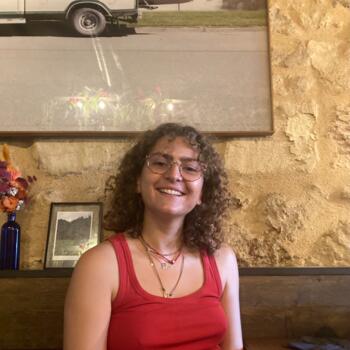 Babysitter in Bordeaux: Eva