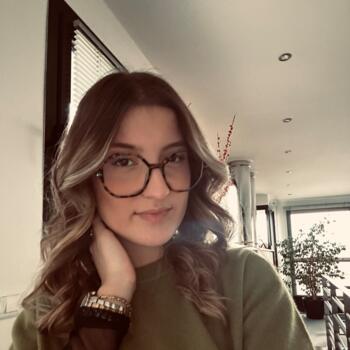 Babysitter in Clermont-Ferrand: Faustine