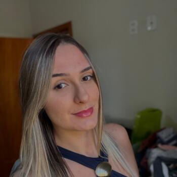 Babysitter in Louveira: Bruna