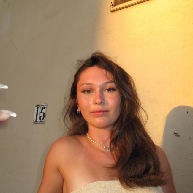Babysitter in Mandelieu-la-Napoule: Aaliyah
