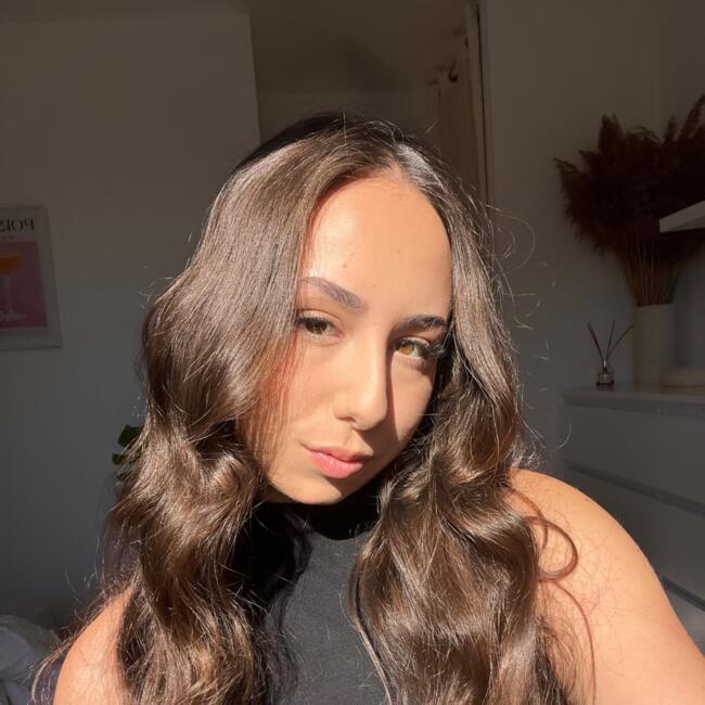 Babysitter in Marguerittes: Madline