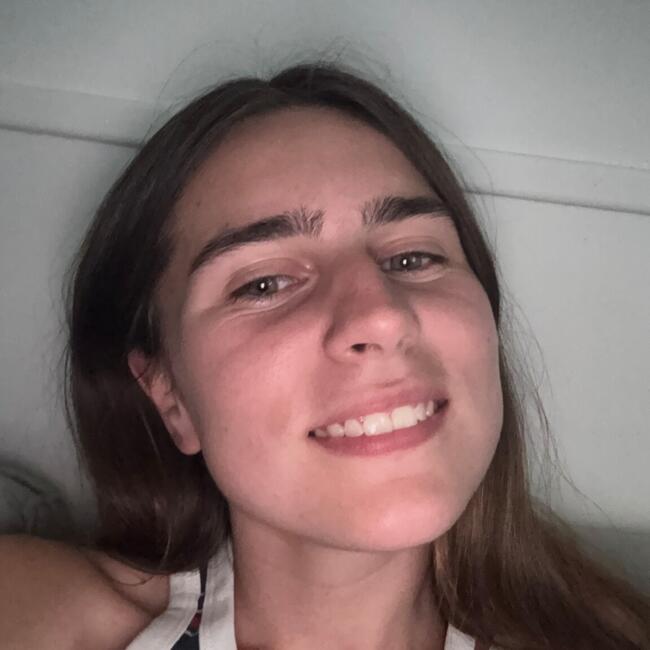 Babysitter in Auneuil: Lea