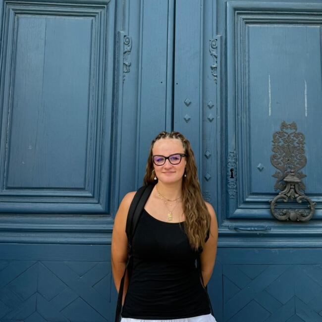Babysitter in Merville (Occitanie): Romane
