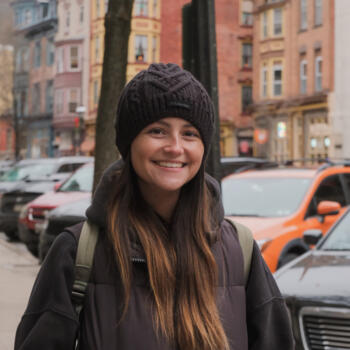 Babysitter in Lebanon: Mackenzie