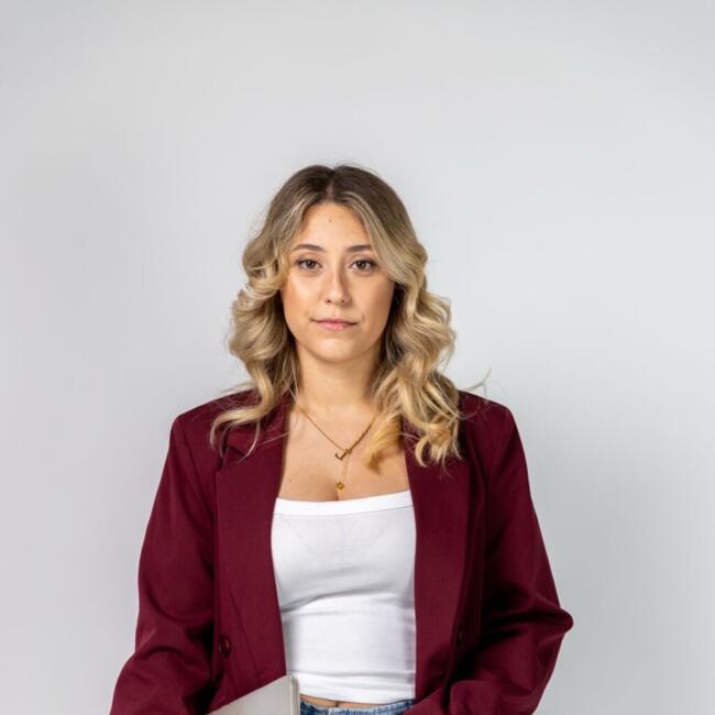 Babysitter em Funchal: Laura