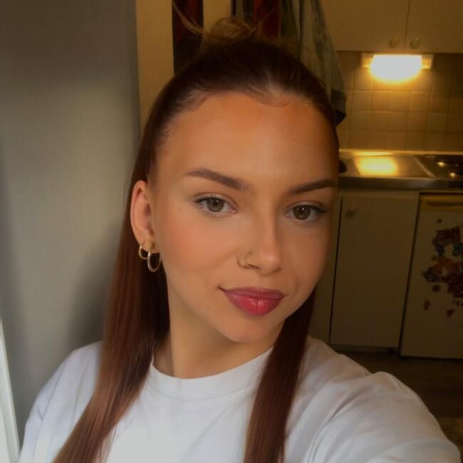 Nanny in Rouen: Julie