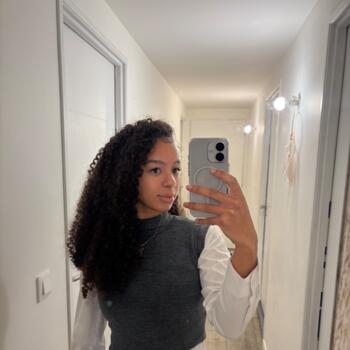 Babysitter in Saint-Médard-en-Jalles: Tya