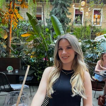 Baby-sitter in Budapest: Eszter