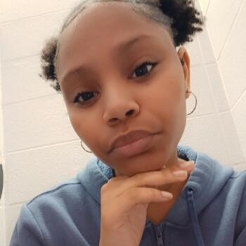 Babysitter in Richmond (Kentucky): Nazariea