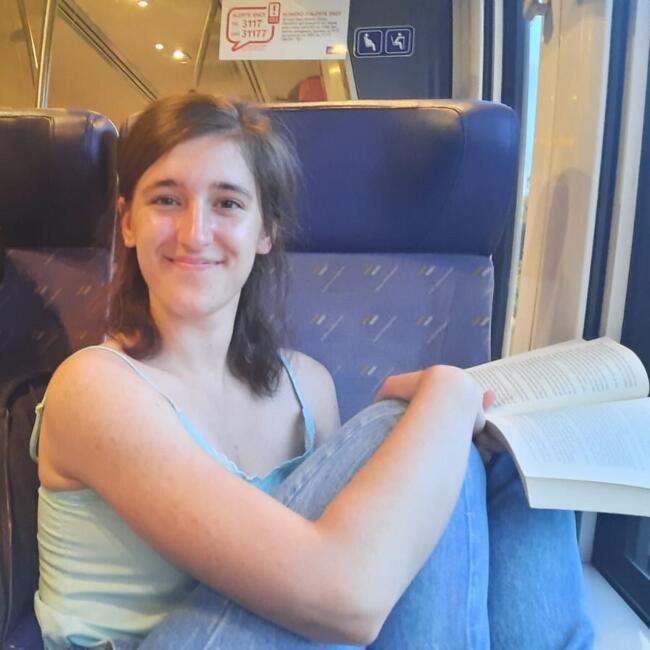 Babysitter in Villeneuve-sur-Yonne: Mathilde