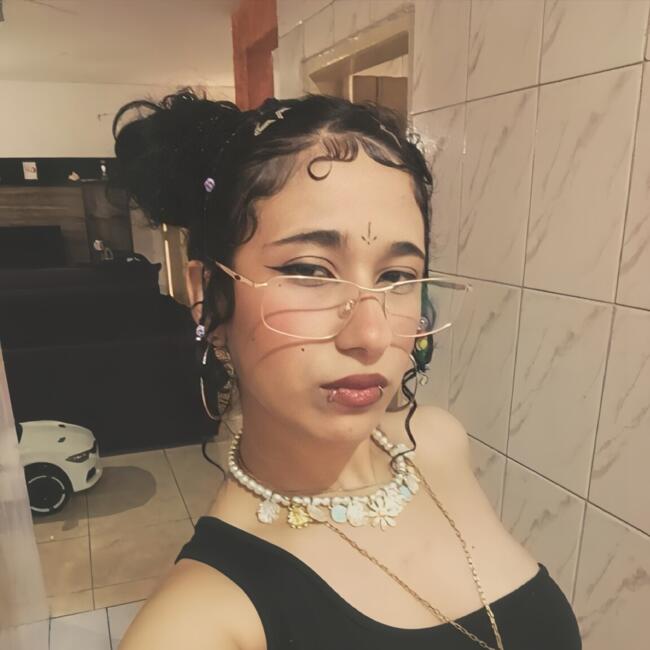 Babysitter in Guarulhos: Thayrine