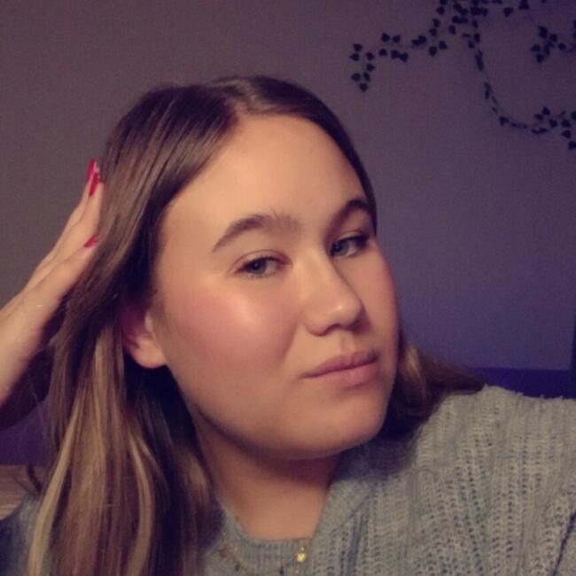 Babysitter in Longvic: Elisa