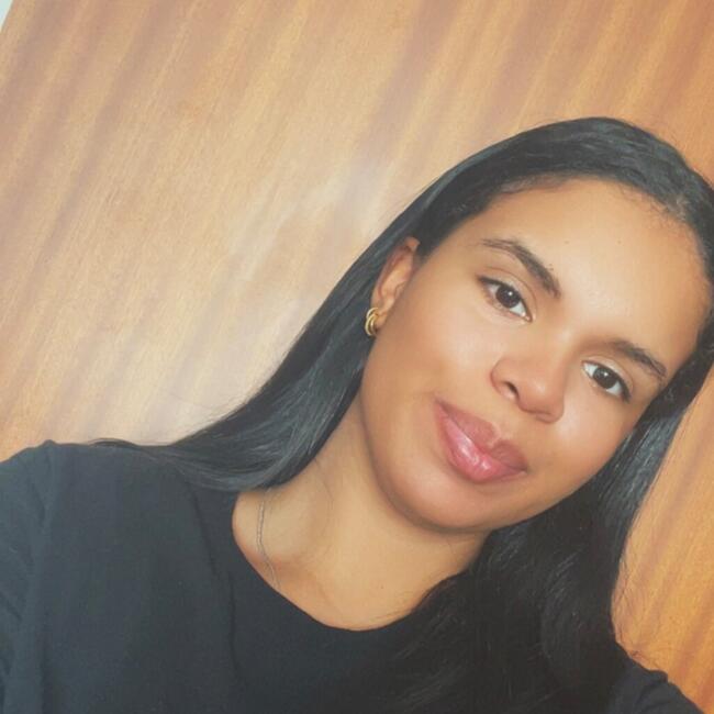 Babysitter in Almada: Jessica