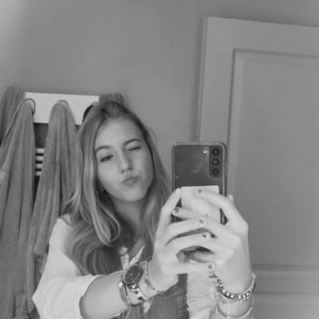 Babysitter in Cestas: Amy