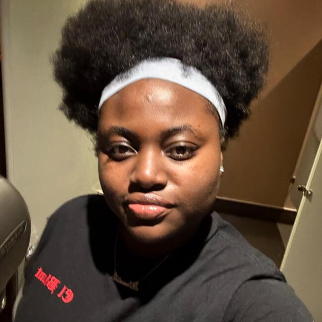 Baby-sitter in Hamilton: Daniella