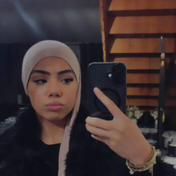 Babysitter in Brive-la-Gaillarde: Malak