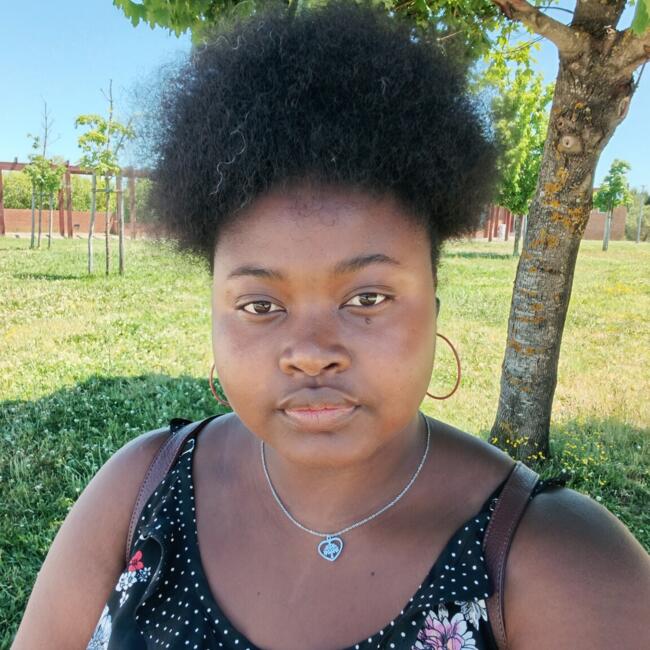 Babysitter em Castelo Branco: Ariel