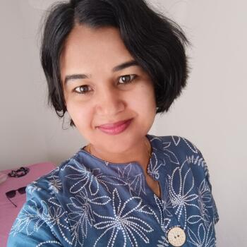 Babysitter in Almada: Reenu