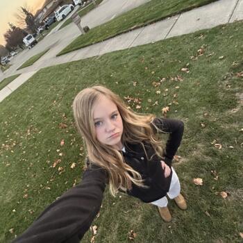 Babysitter in Fraser Island: Cayleigh