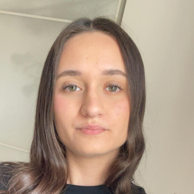 Babysitter in Notre-Dame-de-Bondeville: Cylia