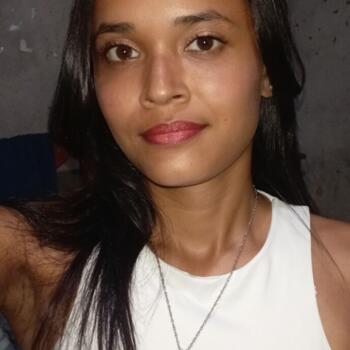 Babysitter in Montería: Aura