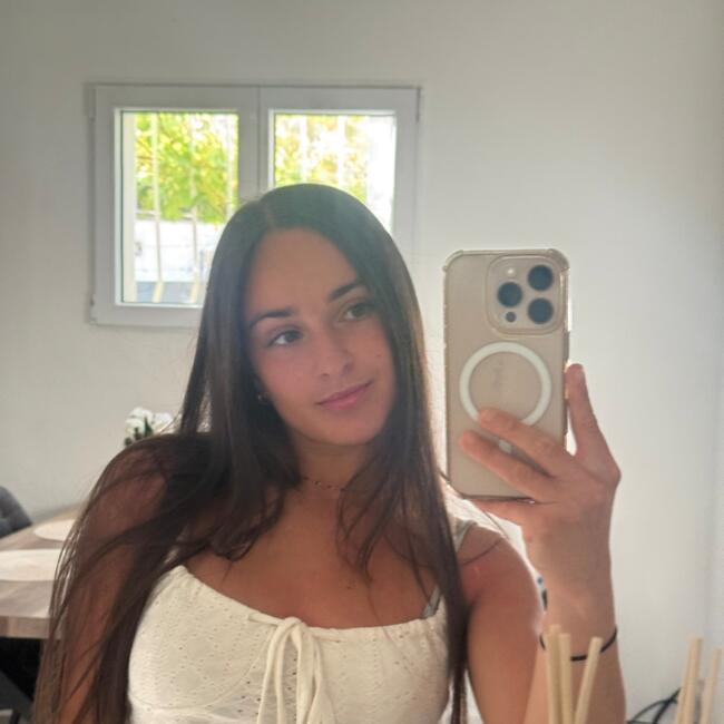 Babysitter in Marseille: Lilia