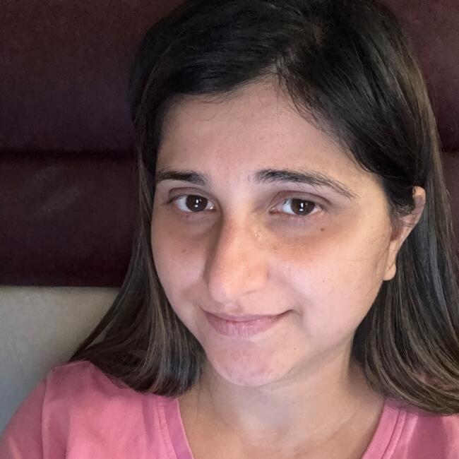 नोएडा में बेबीसिटिंग की नौकरी: Saumya