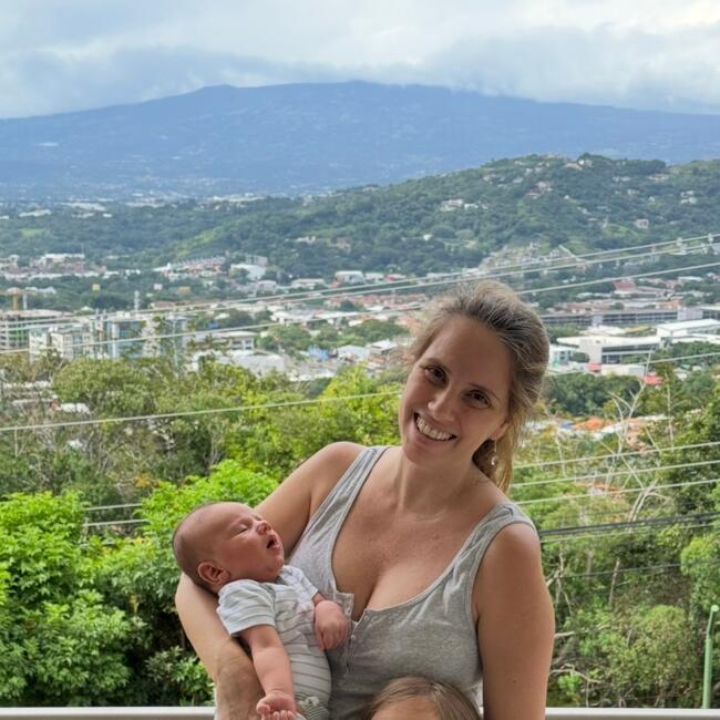 Babysitting job in San José (Provincia de San José): Monica