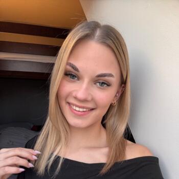 Babysitter in Quimper: Clara