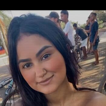 Babysitter in Aparecida de Goiânia: Isabela