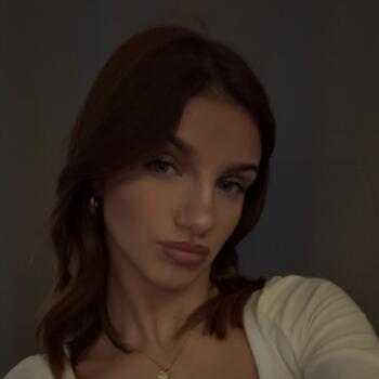 Babysitter in Douai: Lana derambure