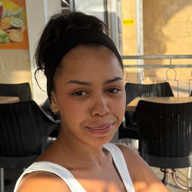 Babysitter in Agadir: Majda