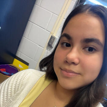 Babysitter in Cape Coral: Yaneliz