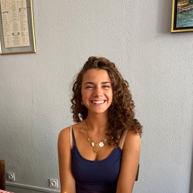 Babysitter in Villennes-sur-Seine: Alice