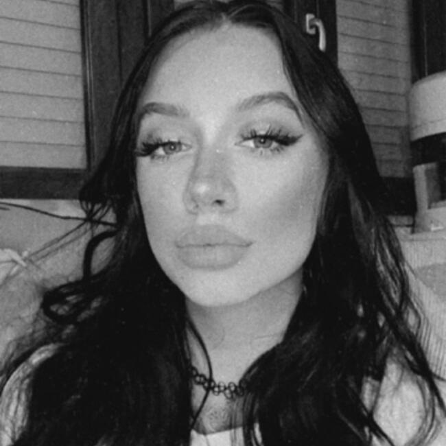 Babysitter a Latina: Laura